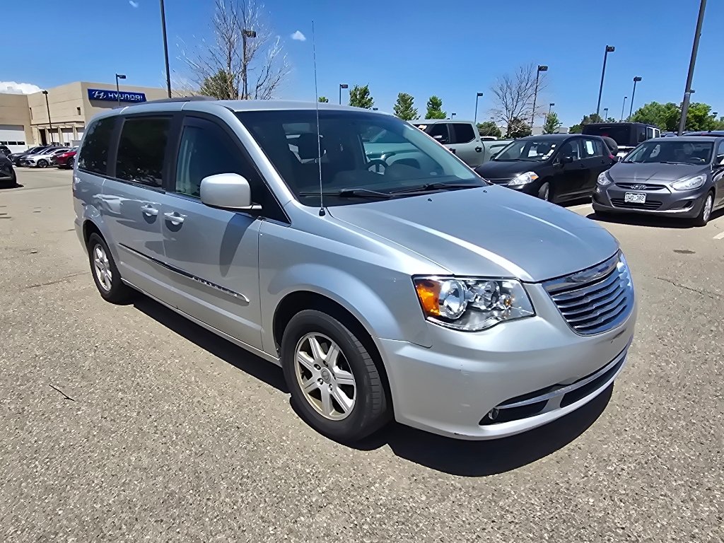 Used 2011 Chrysler Town & Country Touring FWD image 18