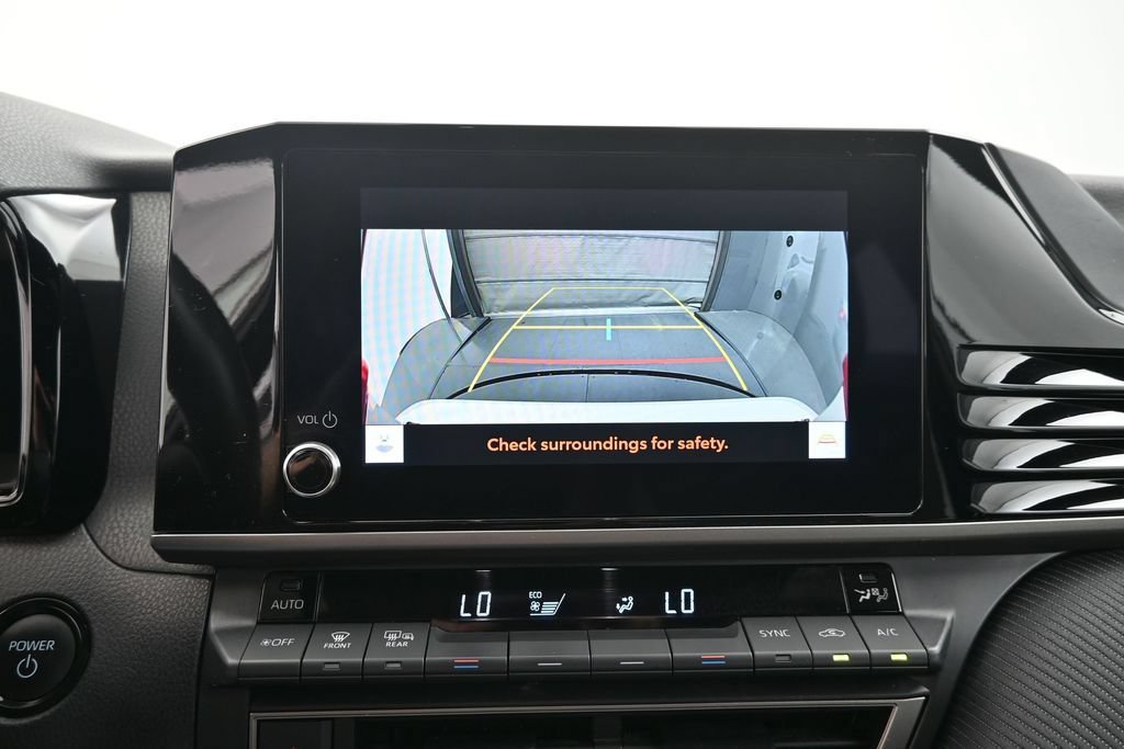 Used 2025 Toyota Camry SE FWD image 13