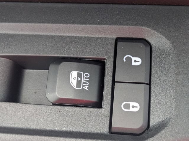 New 2026 Jeep Compass Latitude AWD/4WD image 32