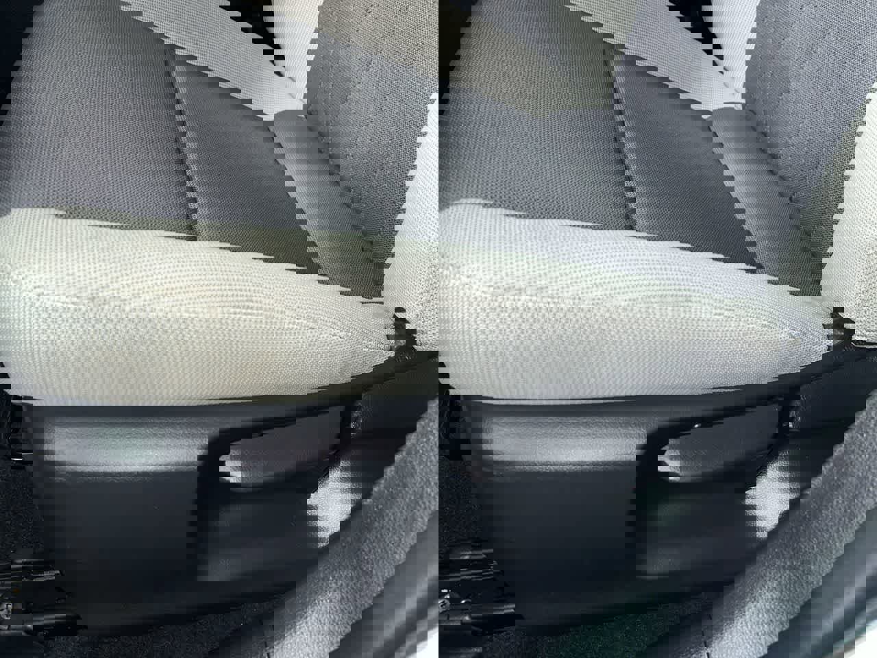 Used 2023 Toyota Corolla LE image 14