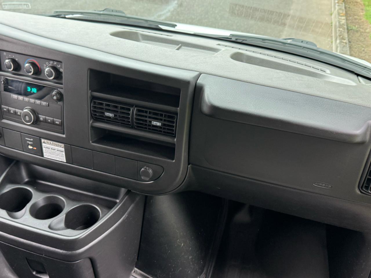 Used 2009 GMC Savana 3500 G3500 Cargo image 26