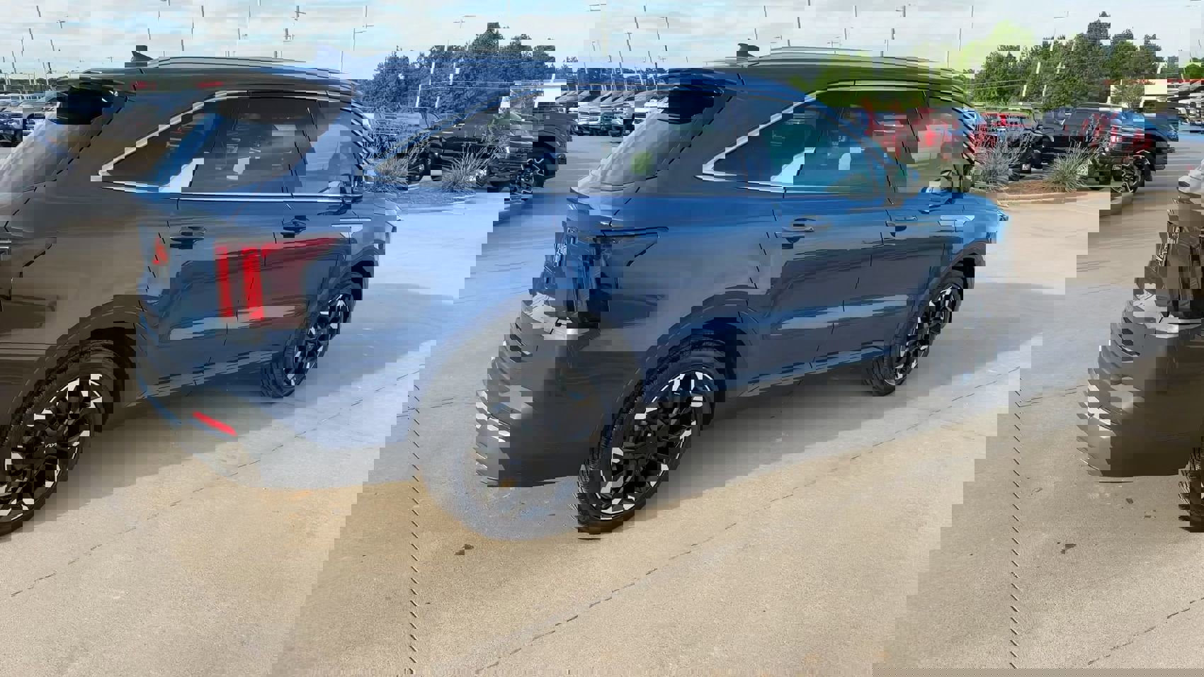 Used 2025 Kia Sorento EX w/ Panoramic Sunroof Package FWD image 9