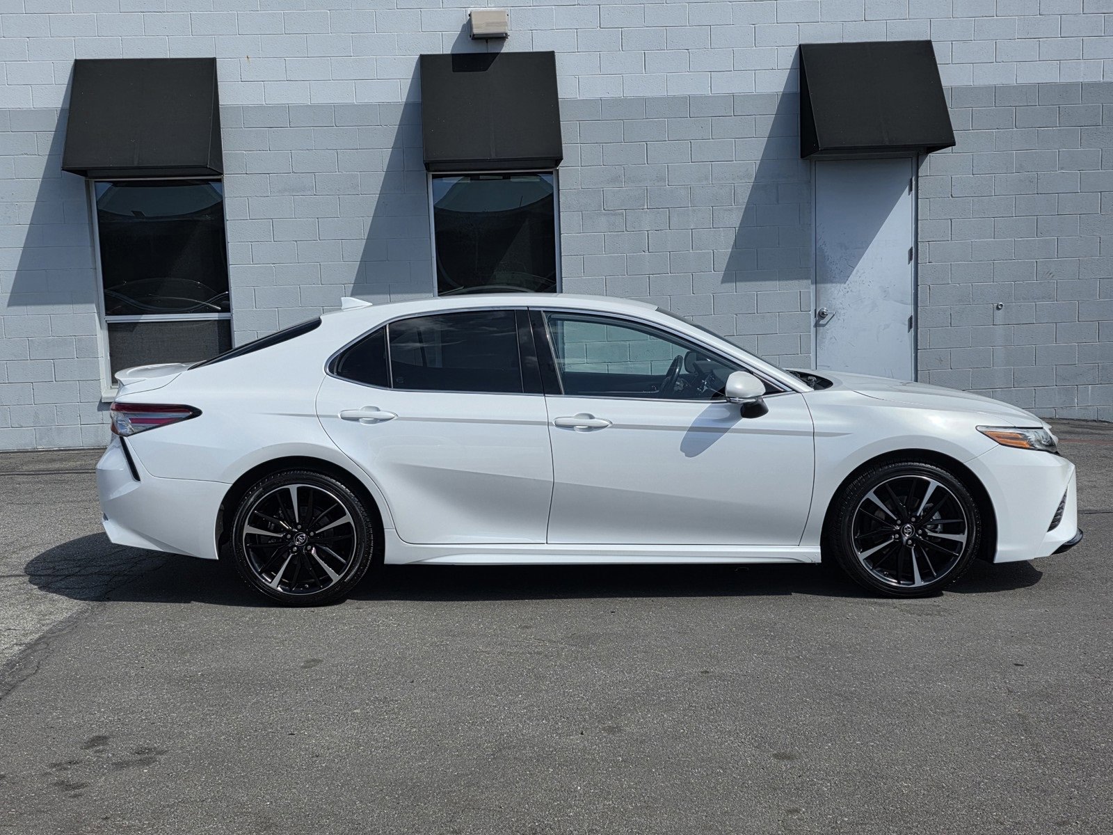 Used 2019 Toyota Camry XSE image 7