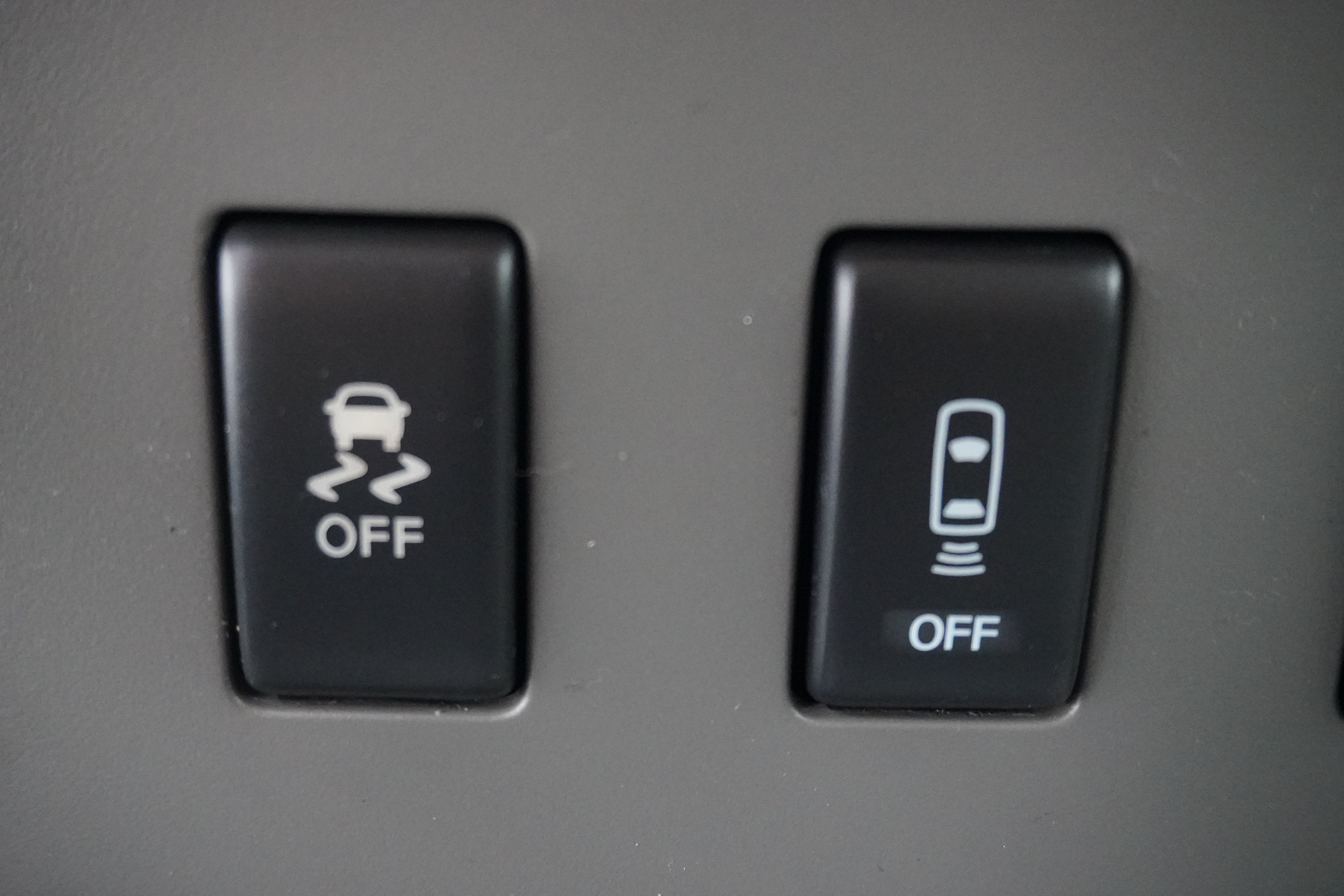 Used 2013 Nissan Frontier SV w/ SV Value Truck Pkg RWD image 17