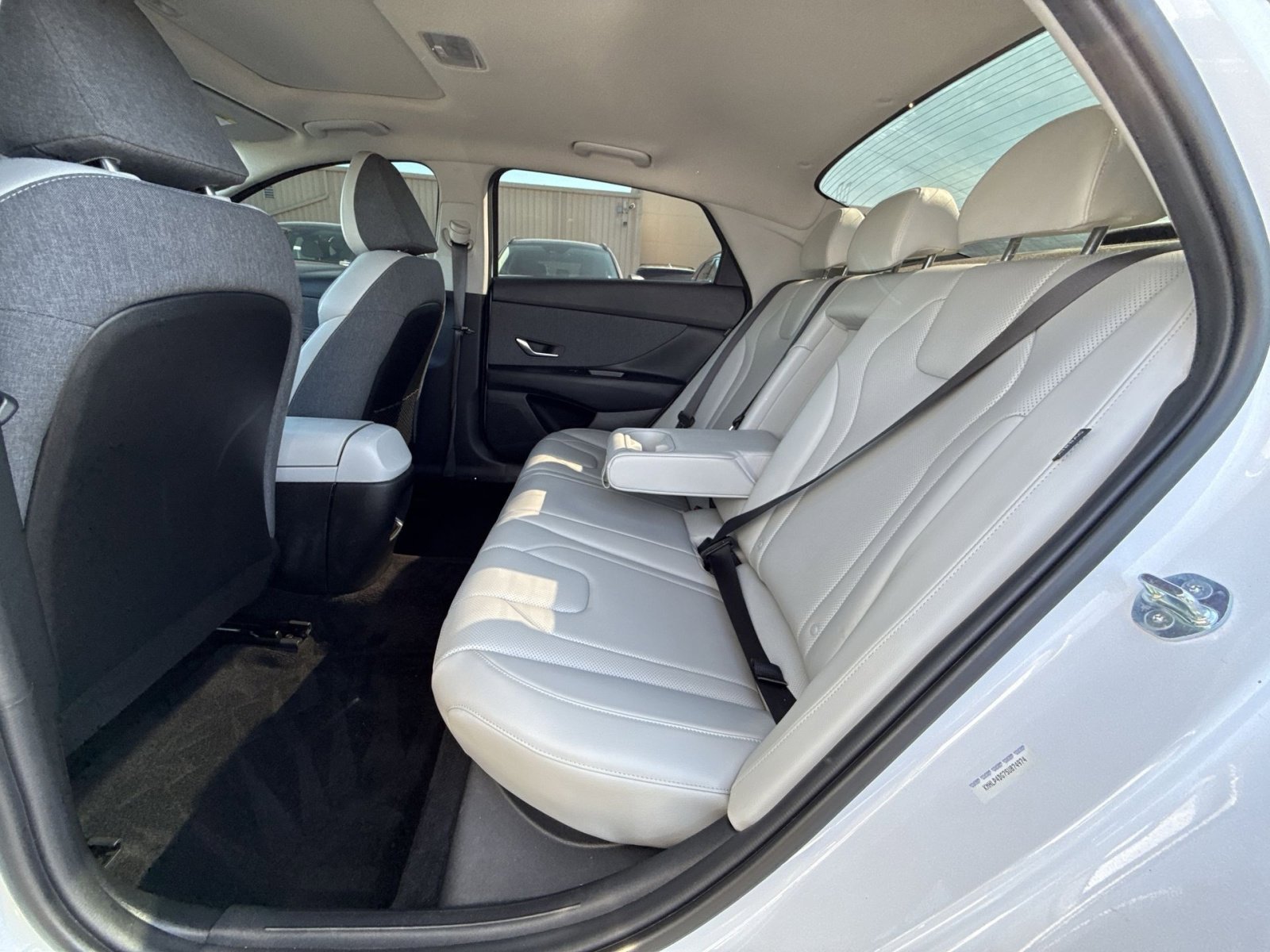 Used 2025 Hyundai Elantra Limited FWD image 36