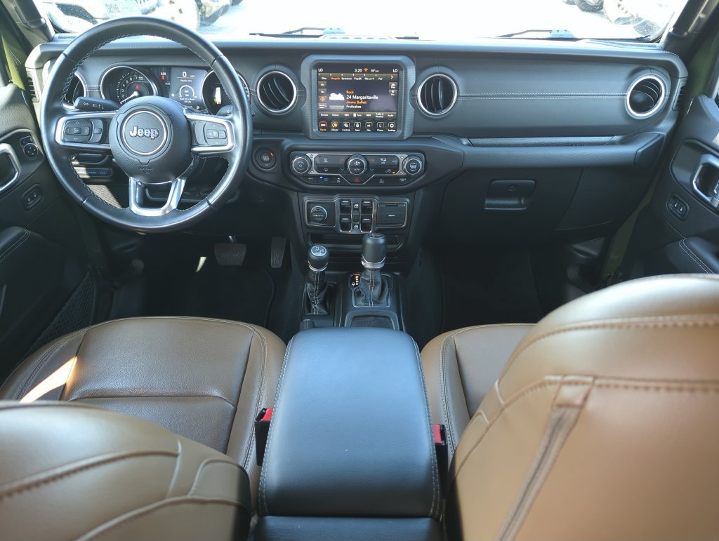 Used 2022 Jeep Wrangler Unlimited Sahara AWD/4WD image 14