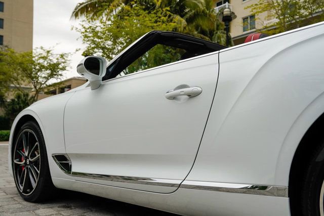 Used 2024 Bentley Continental GT V8 image 19