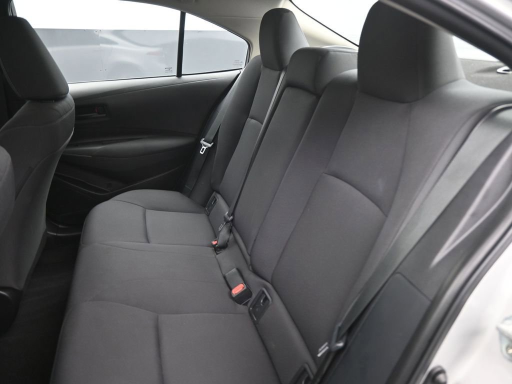 Used 2024 Toyota Corolla LE FWD image 2