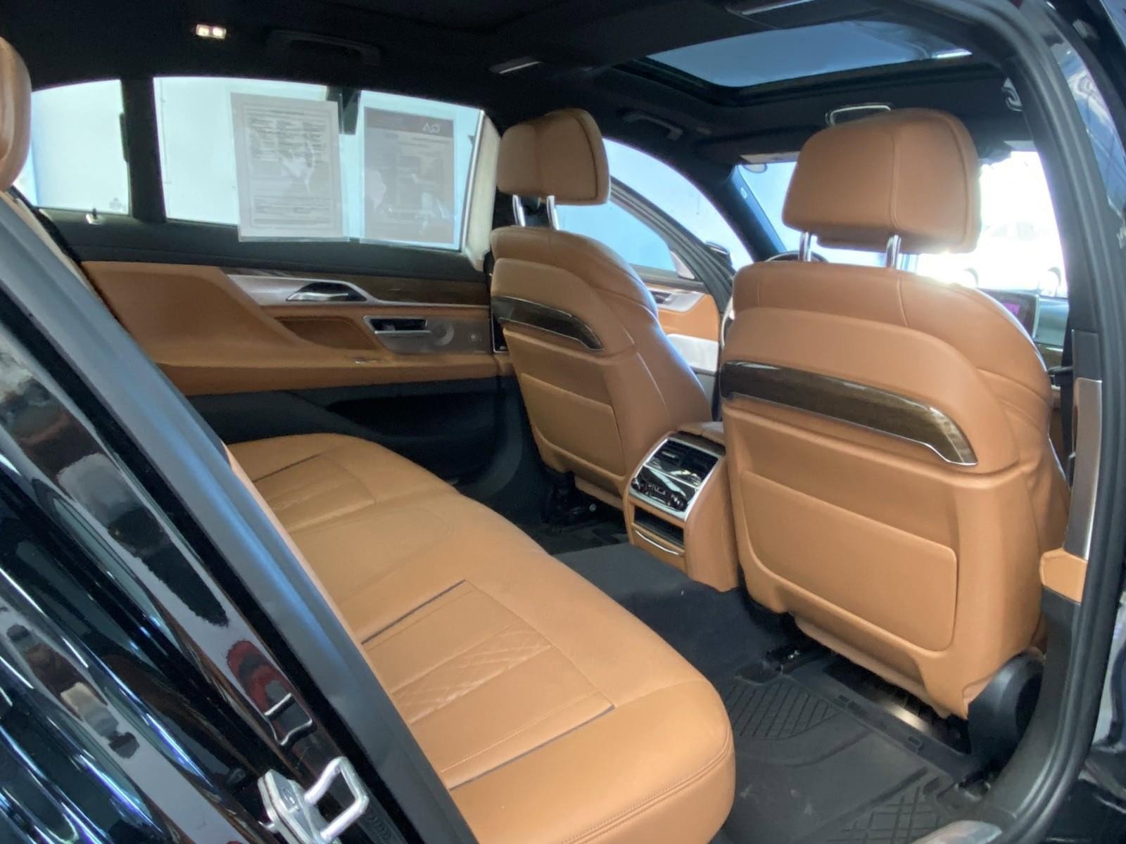 Used 2019 BMW 750i xDrive w/ Executive Package image 14