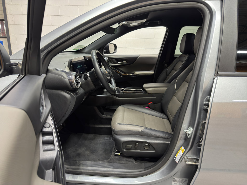 Used 2025 Chevrolet Equinox LT w/ Convenience Package II image 15