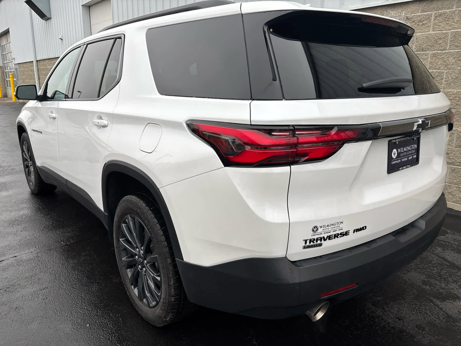 Used 2024 Chevrolet Traverse RS w/ LPO, Floor Liner Package image 5