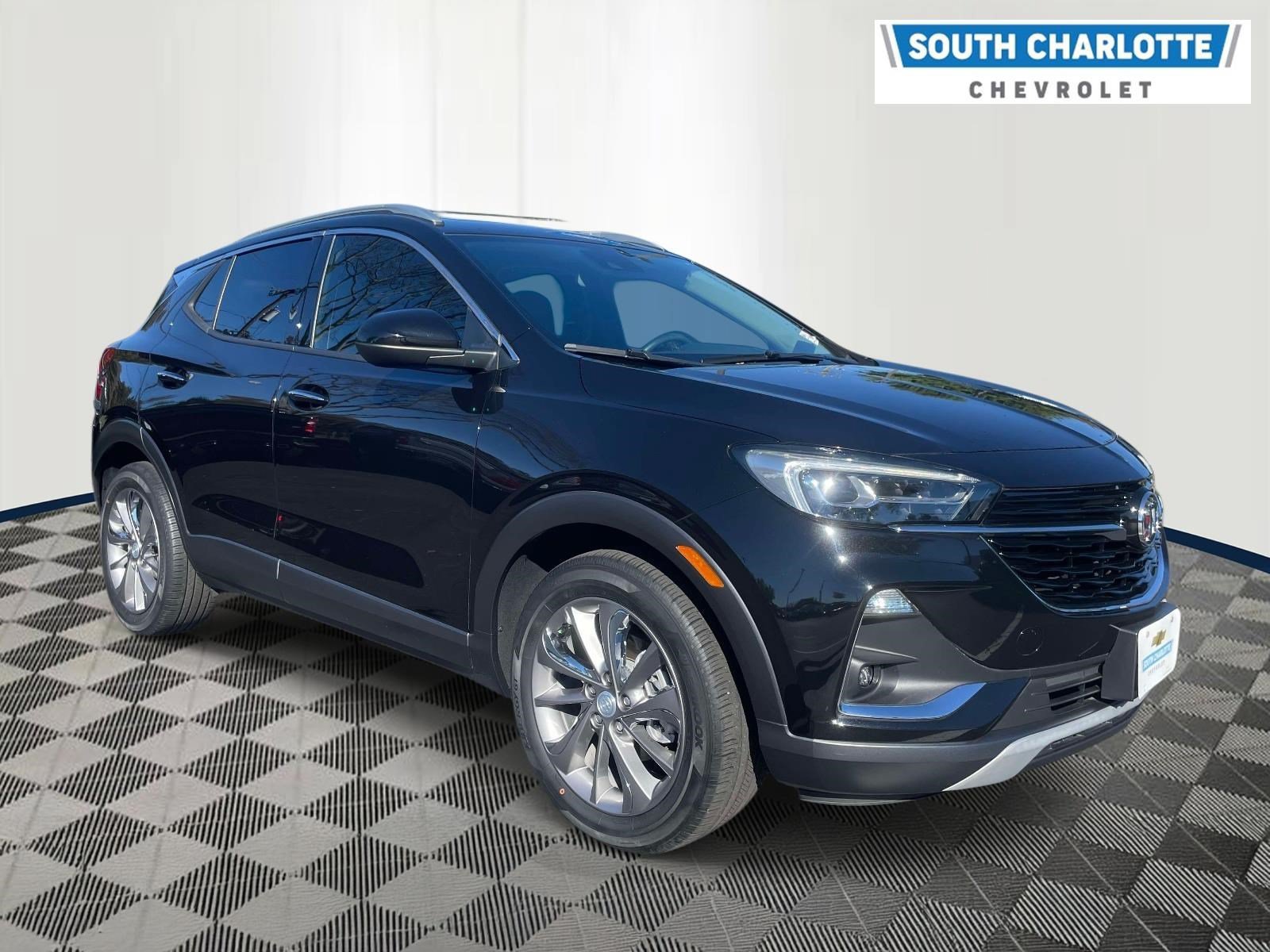 Used 2023 Buick Encore GX Essence w/ Experience Buick Package FWD image 3