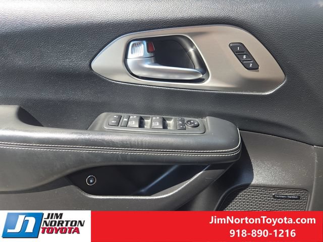 Used 2021 Chrysler Pacifica Limited w/ Premium & Safety Sphere Group FWD image 25