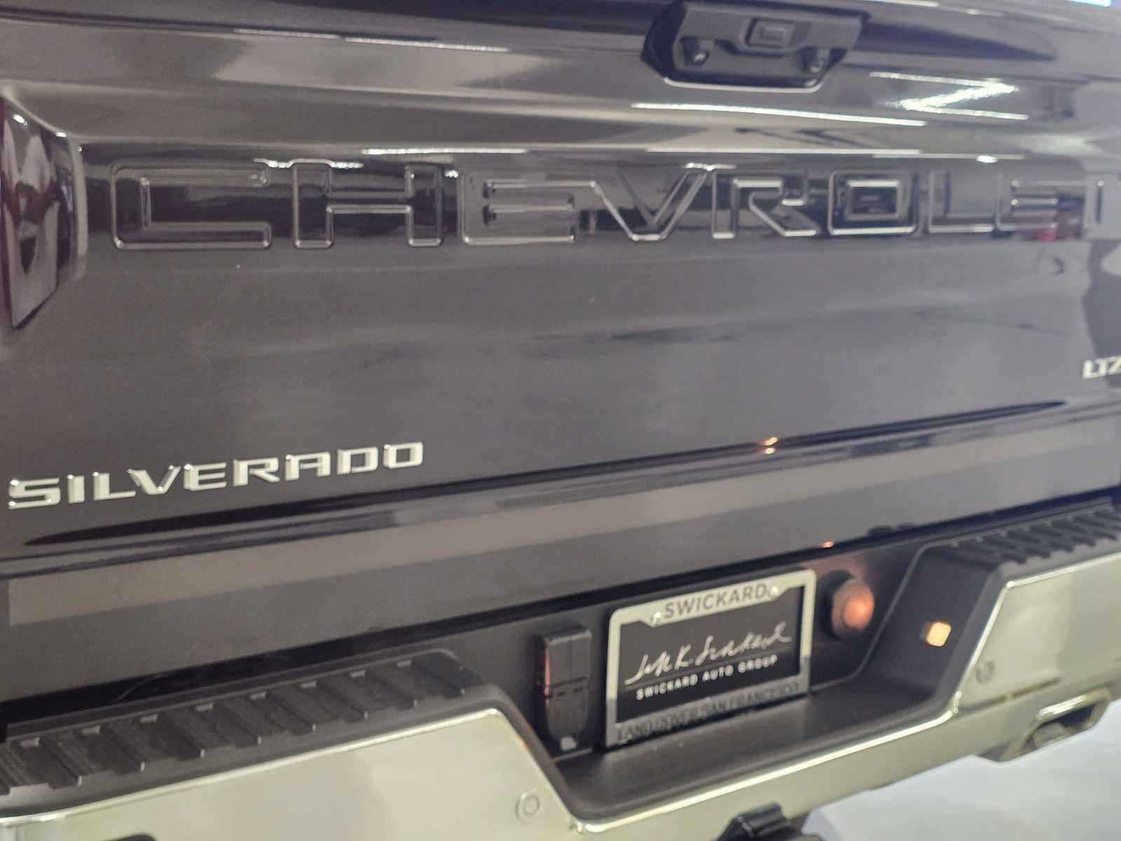 Used 2024 Chevrolet Silverado 1500 LTZ AWD/4WD image 13