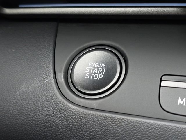 Certified 2025 Hyundai Elantra SEL FWD image 11
