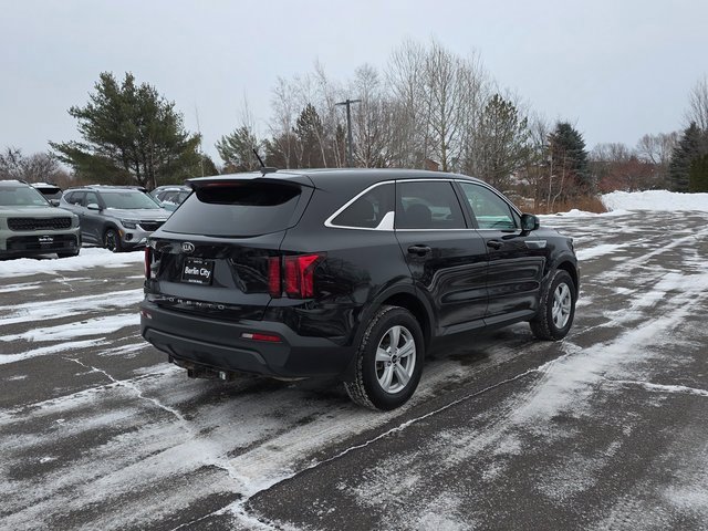 Used 2021 Kia Sorento LX image 8