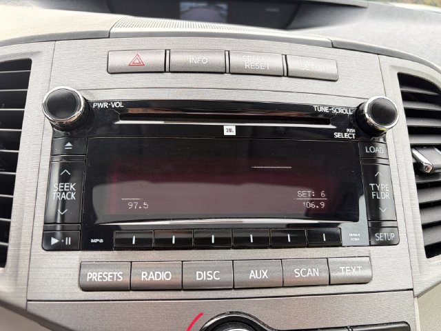 Used 2011 Toyota Venza AWD w/ Comfort Pkg image 28