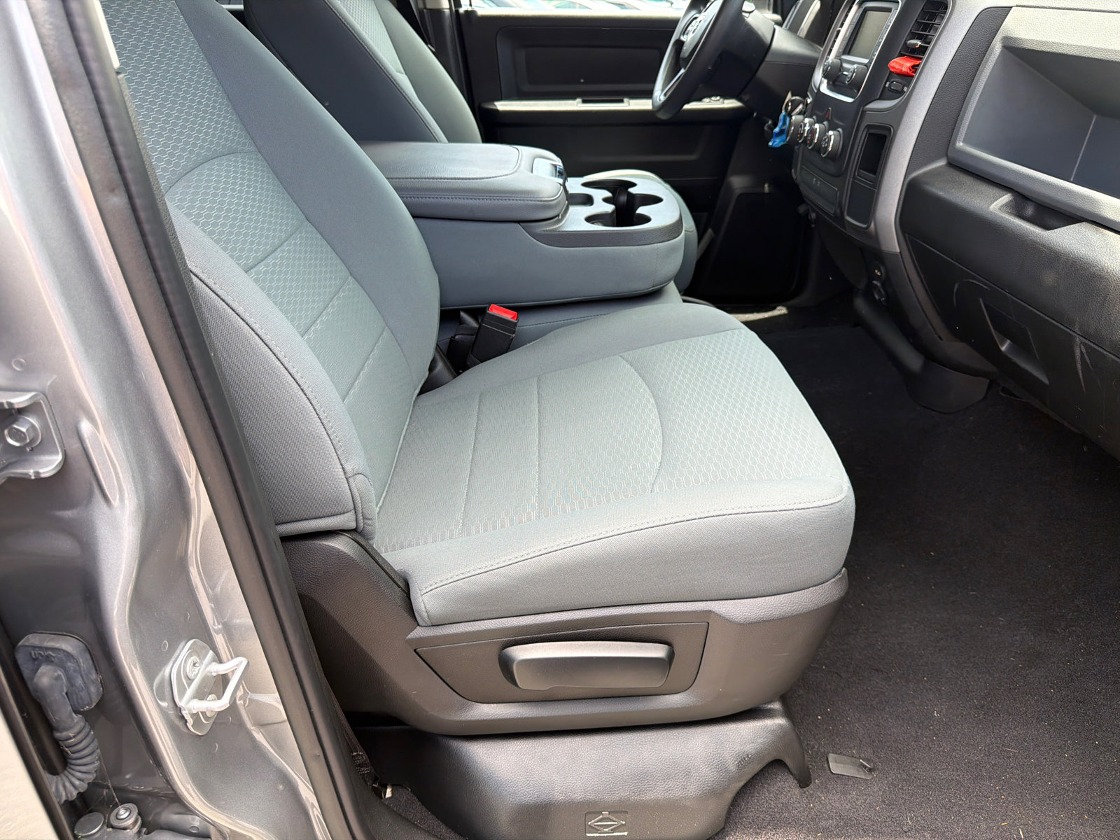 Used 2020 RAM 1500 Tradesman w/ Tradesman SXT Package RWD image 14