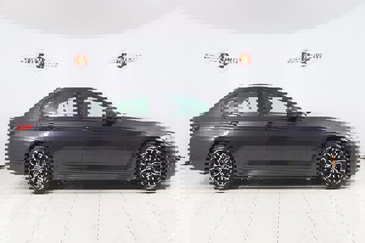 Used 2023 BMW 540i xDrive w/ M Sport Package image 2