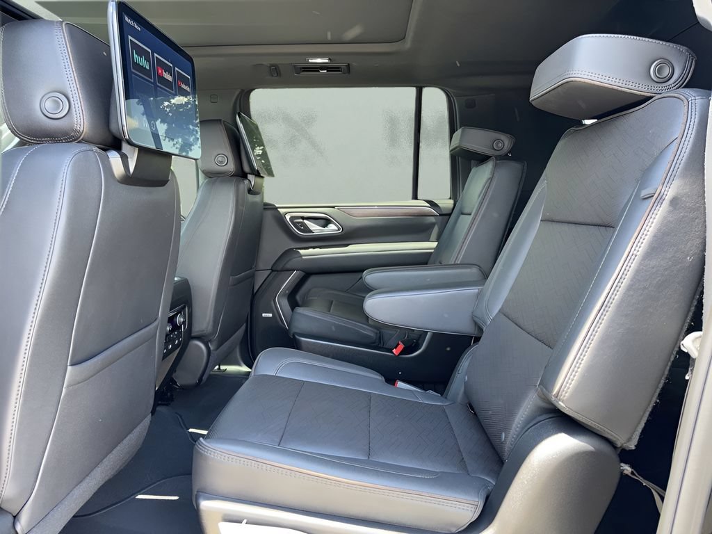 Used 2024 Chevrolet Suburban High Country w/ Advanced Technology Package AWD/4WD image 25