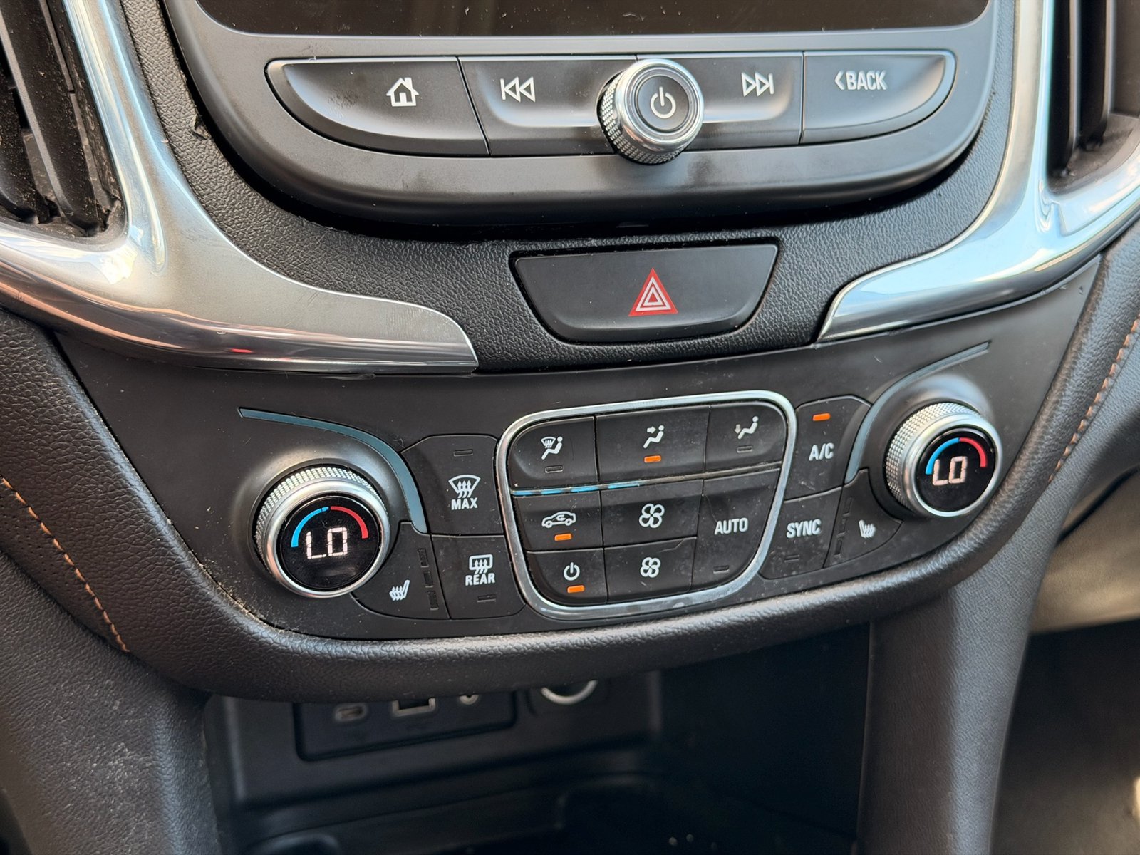Used 2019 Chevrolet Equinox Premier AWD/4WD image 34