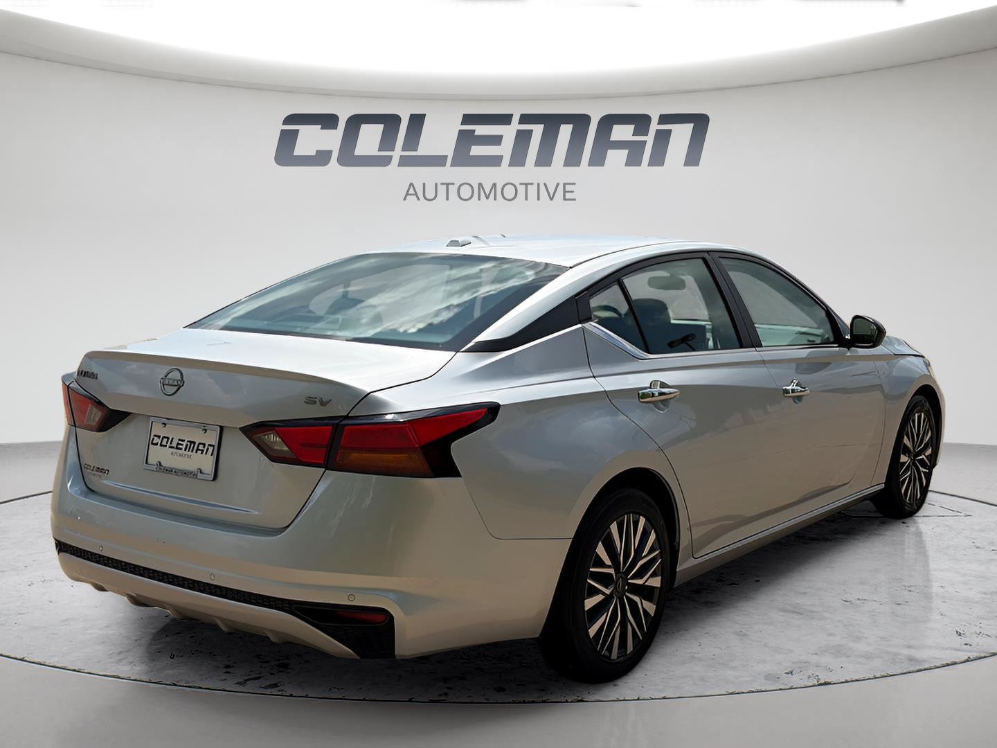 Used 2024 Nissan Altima 2.5 SV FWD image 5