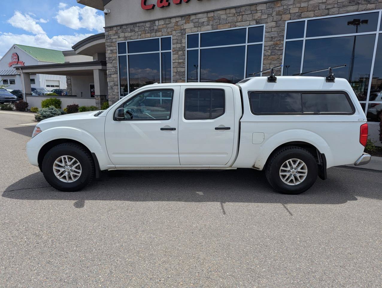 Used 2016 Nissan Frontier SV w/ SV Value Truck Package AWD/4WD image 2