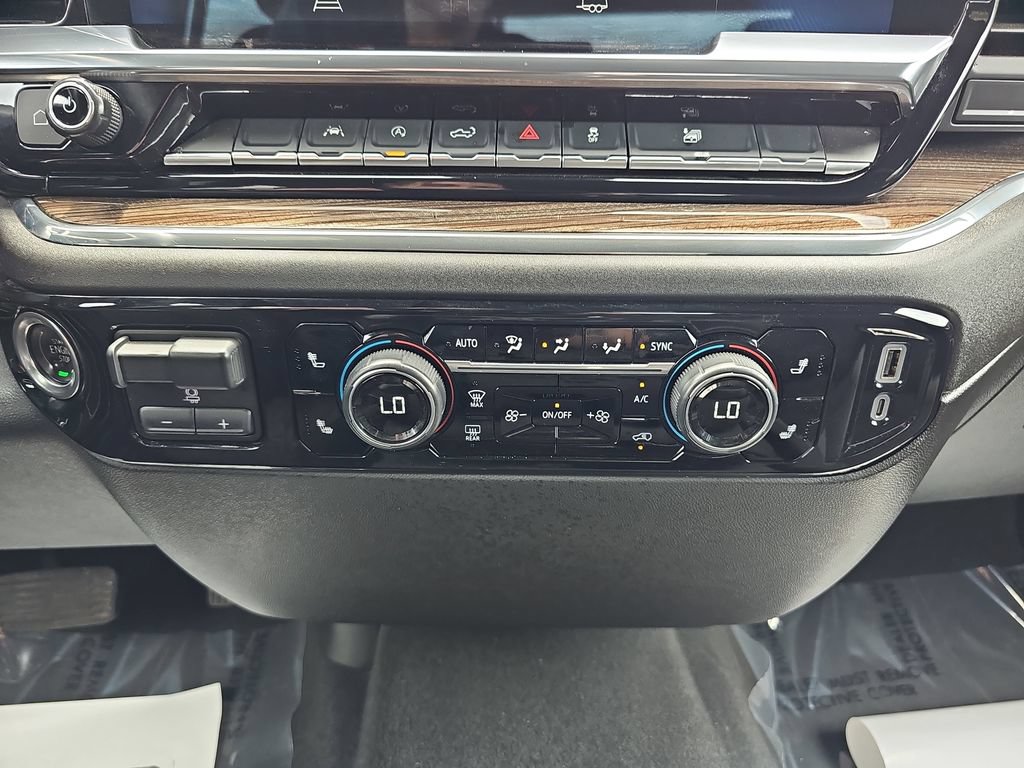 Used 2025 Chevrolet Silverado 1500 LT AWD/4WD image 24