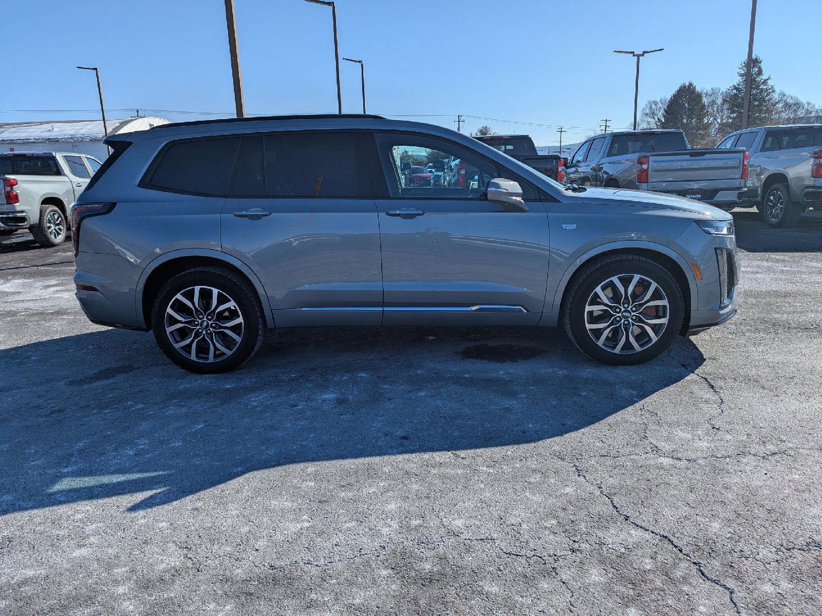 Used 2023 Cadillac XT6 Sport image 8