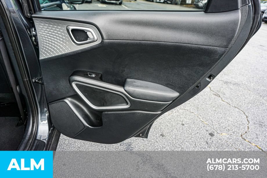 Used 2025 Kia Soul LX w/ LX Technology Package FWD image 50