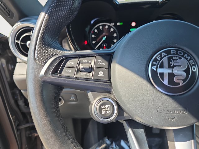 Used 2024 Alfa Romeo Tonale Ti w/ Premium Interior Package AWD/4WD image 20