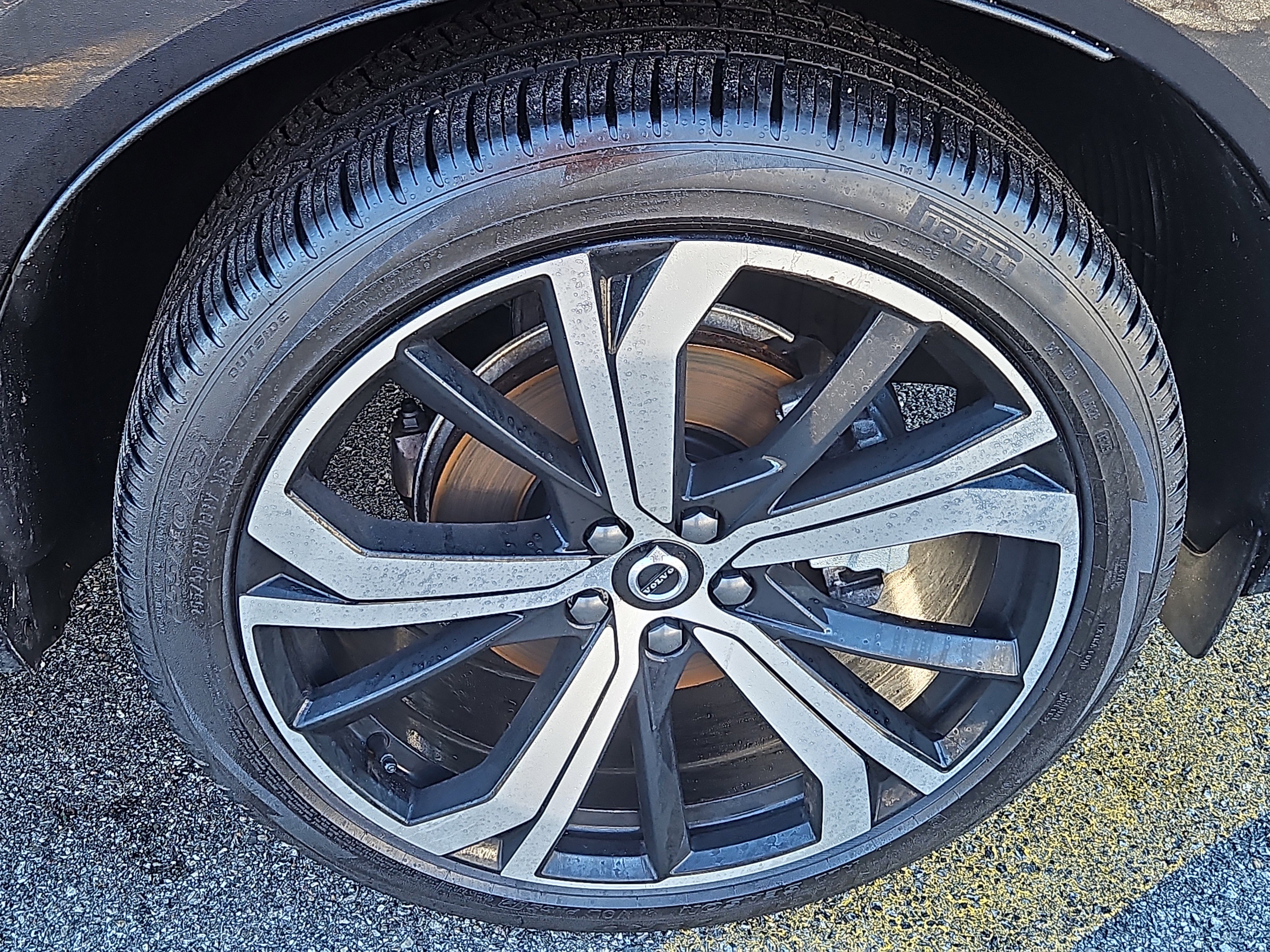 Used 2025 Volvo XC60 B5 Ultra w/ Protection Package Premier image 33