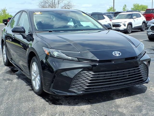 Used 2025 Toyota Camry LE FWD image 25