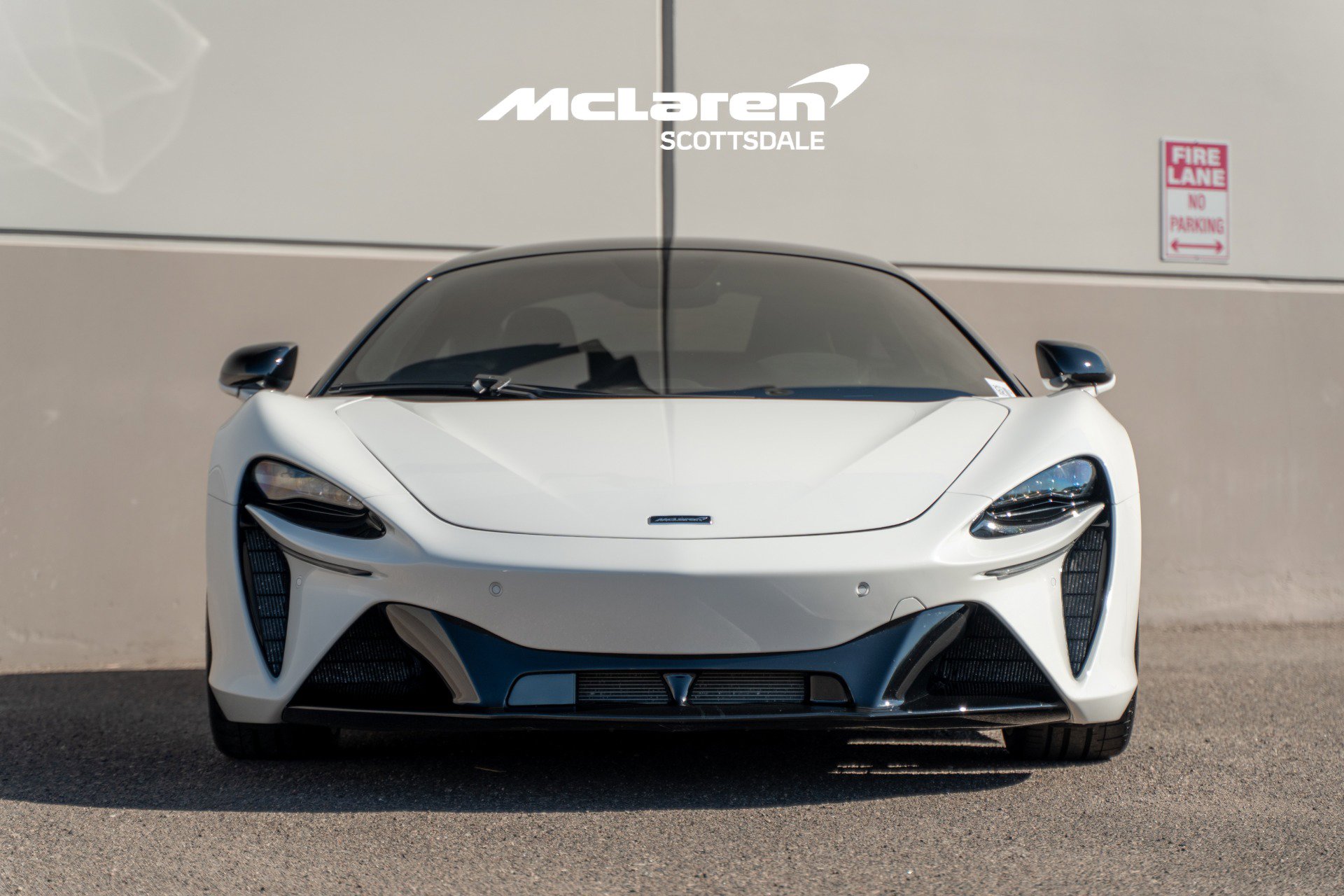 Used 2023 McLaren Artura image 10
