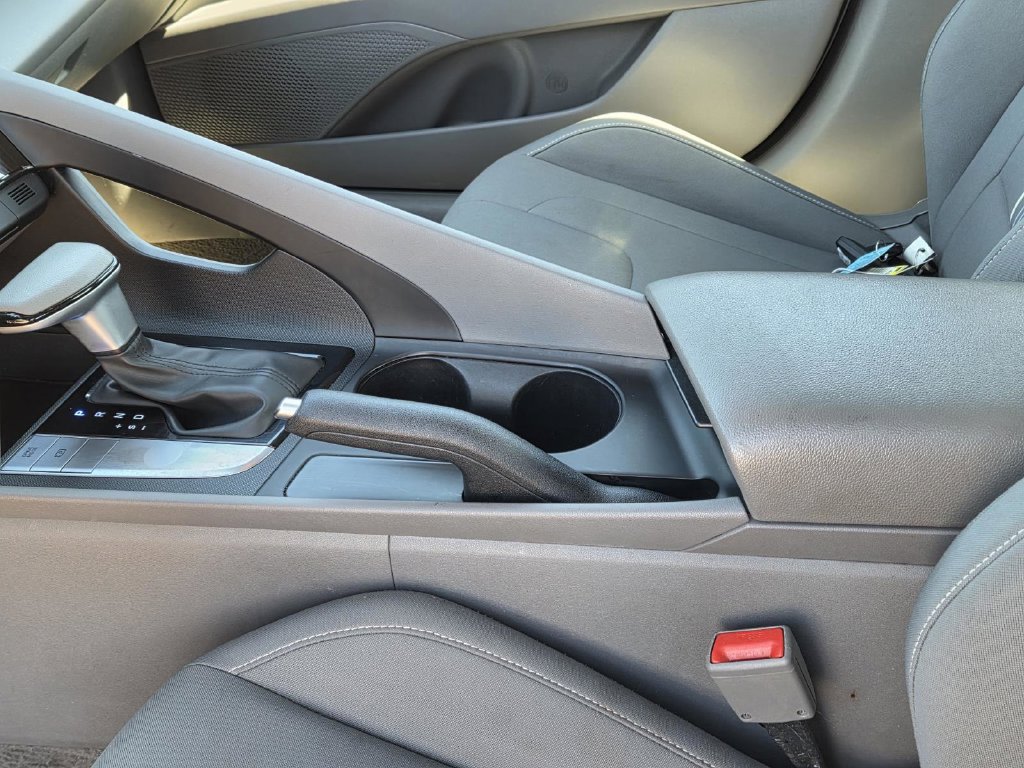 Used 2024 Hyundai Elantra SEL FWD image 32