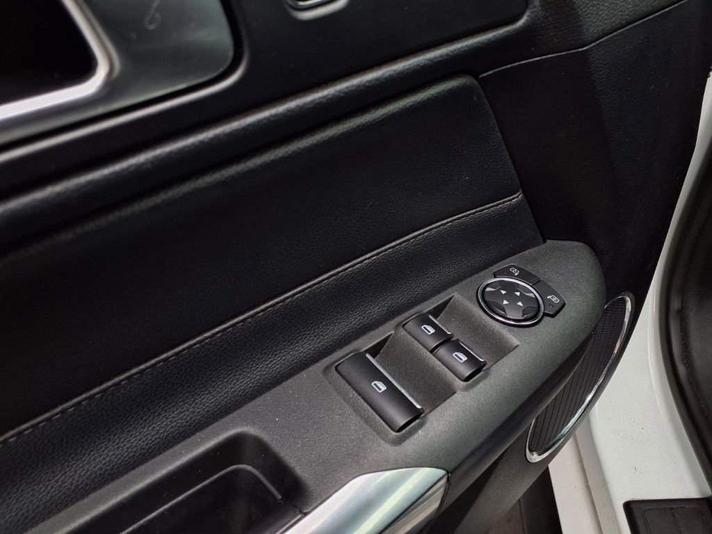 Used 2019 Ford Mustang Premium image 16