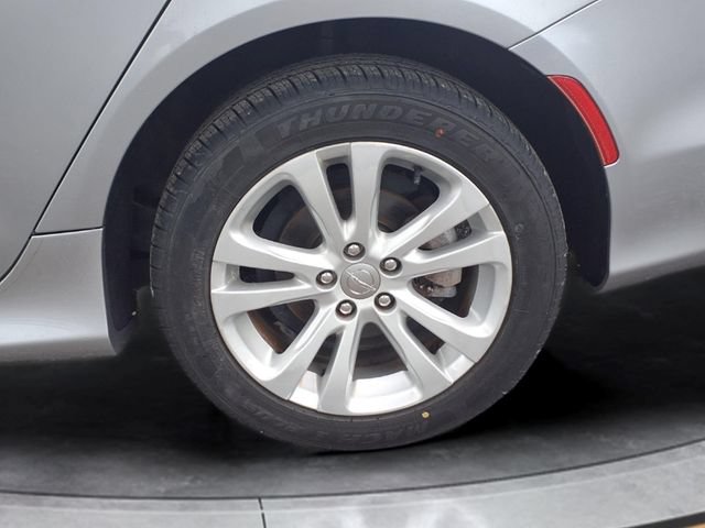 Used 2015 Chrysler 200 Limited w/ Convenience Group FWD image 16