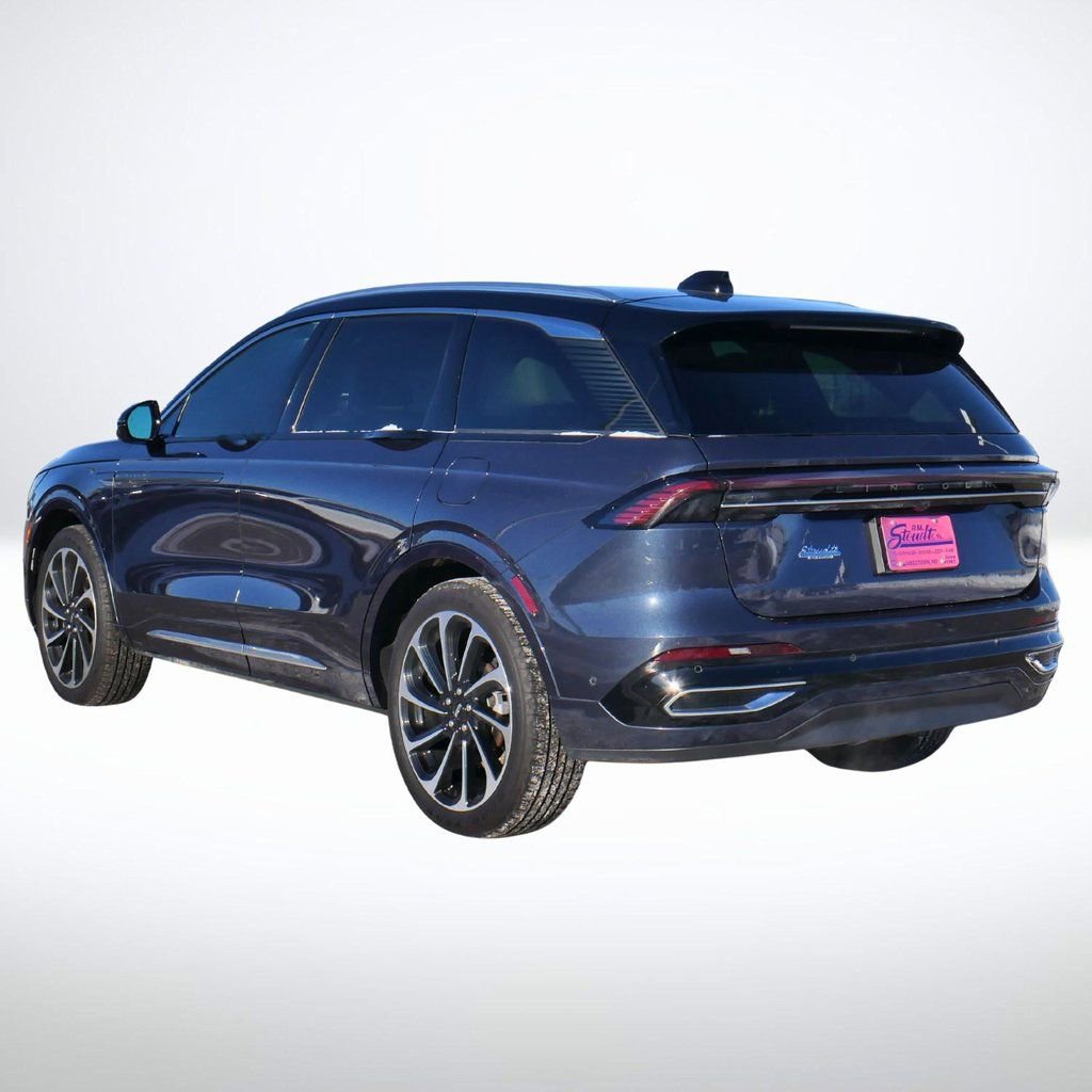 Used 2024 Lincoln Nautilus Black Label image 2