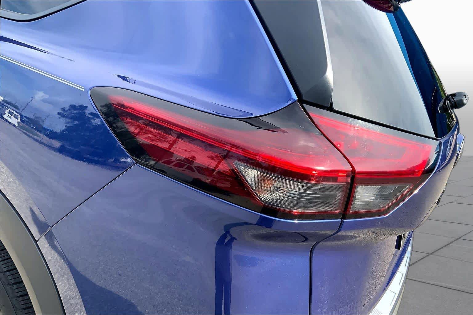 Used 2022 Nissan Rogue SV AWD/4WD image 29
