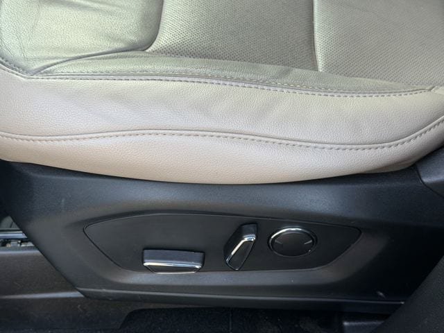 Used 2020 Ford Explorer Limited RWD image 24