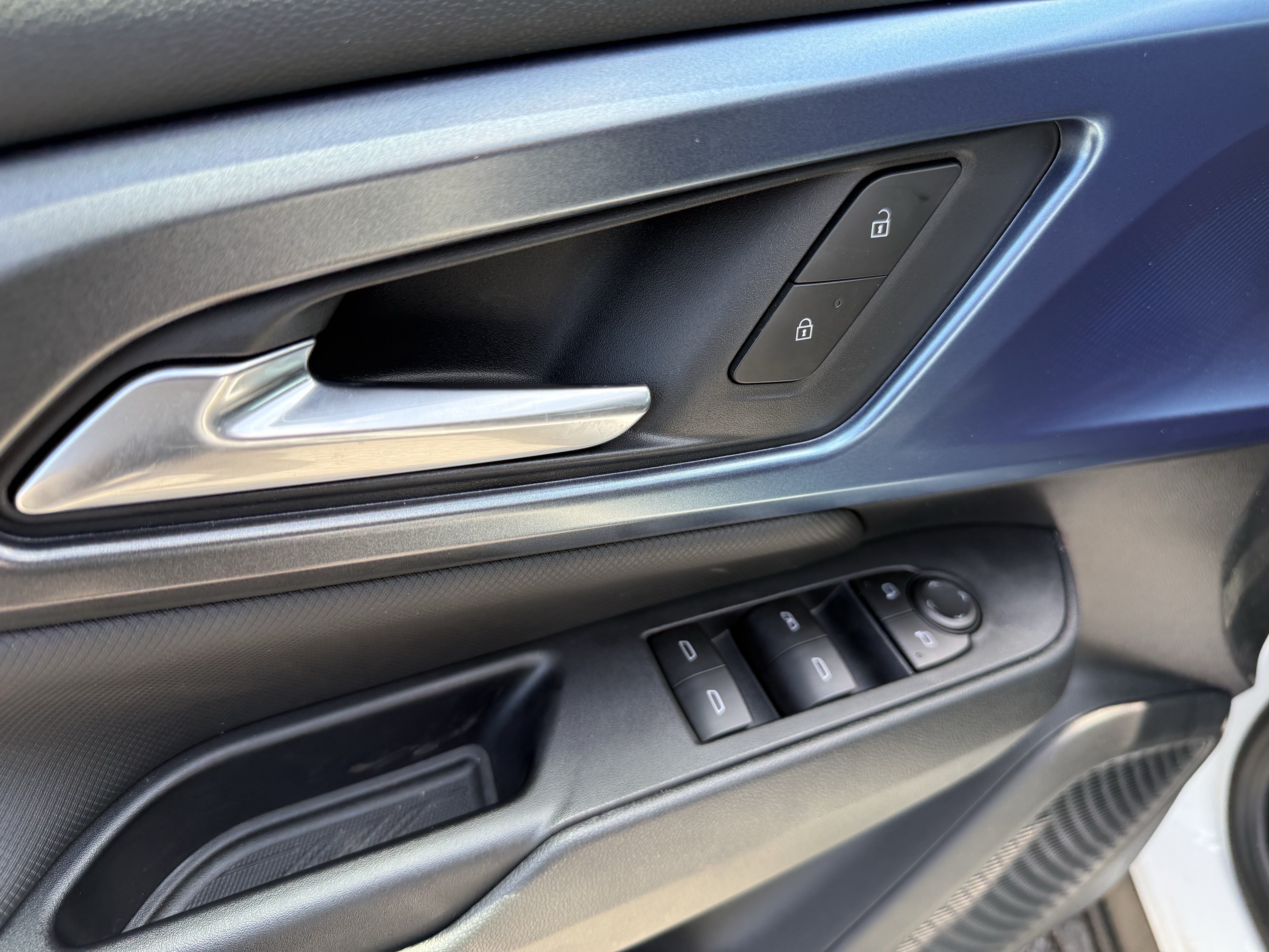 New 2026 Chevrolet Equinox EV LT FWD image 15