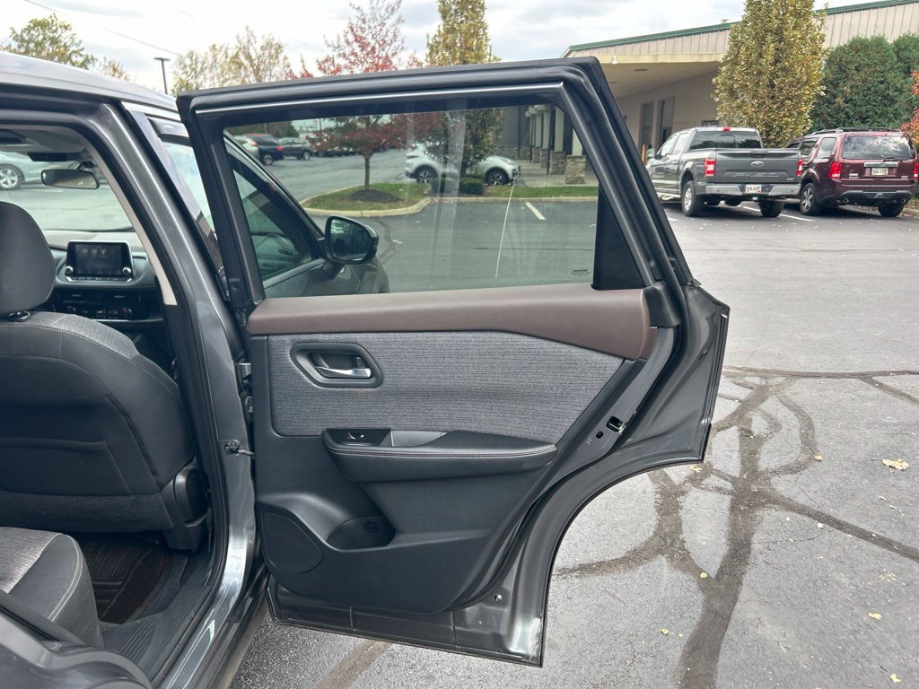 Used 2021 Nissan Rogue SV AWD/4WD image 35