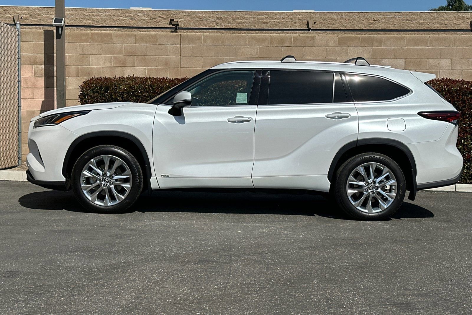 Used 2026 Toyota Highlander Limited image 7