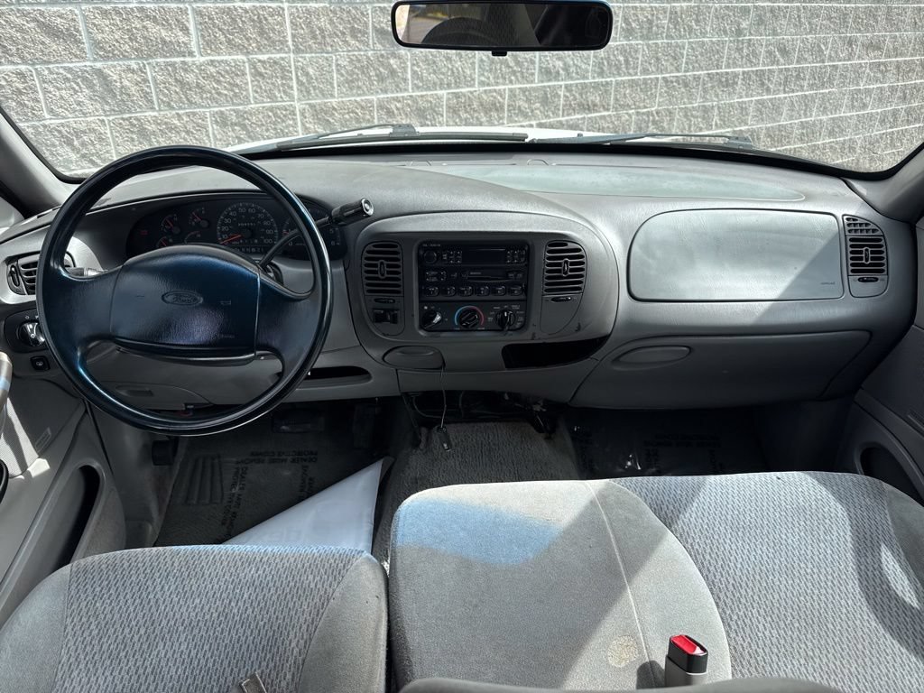 Used 1998 Ford Expedition XLT RWD image 9