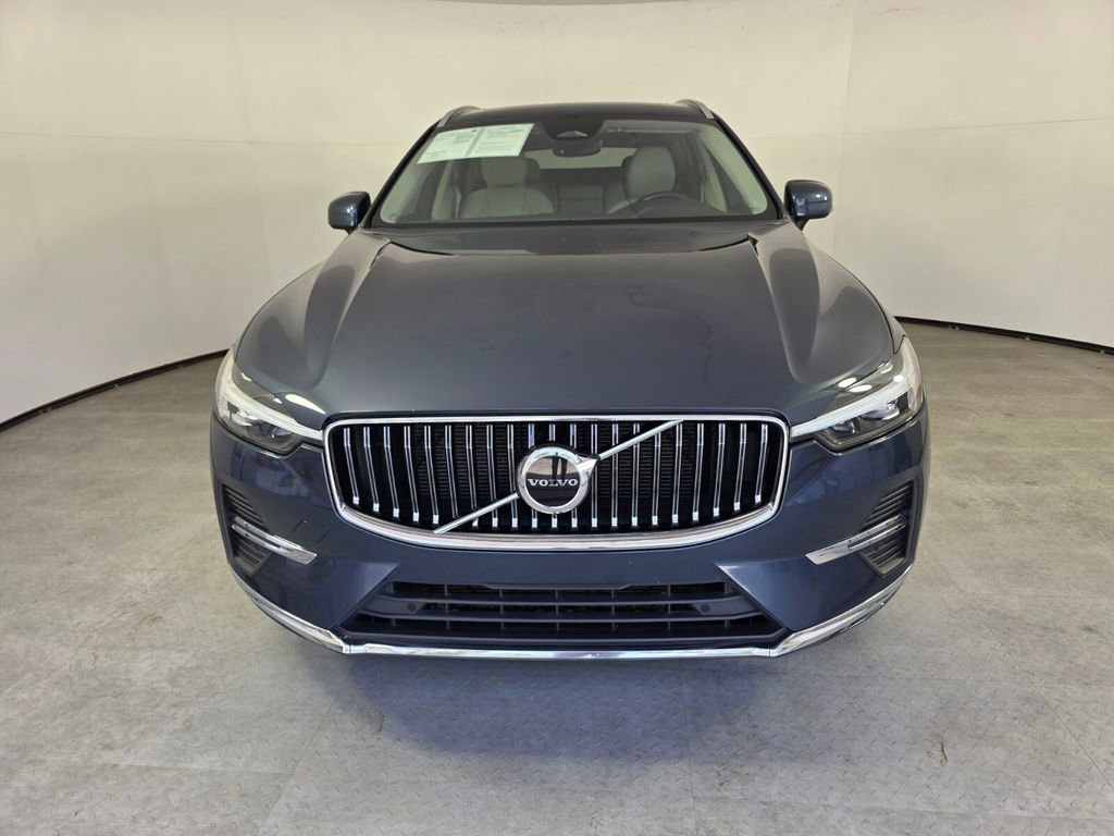 Used 2022 Volvo XC60 B5 Inscription w/ Protection Package Premier image 2