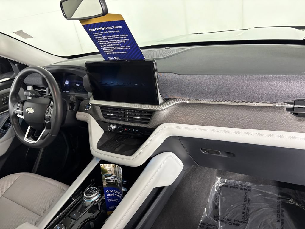 Certified 2025 Ford Explorer Platinum w/ Ultimate Package AWD/4WD image 41