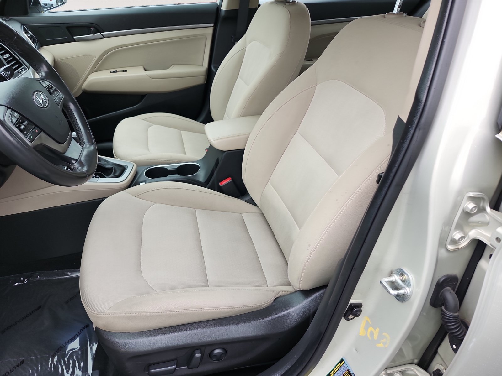 Used 2017 Hyundai Elantra Value Edition FWD image 10
