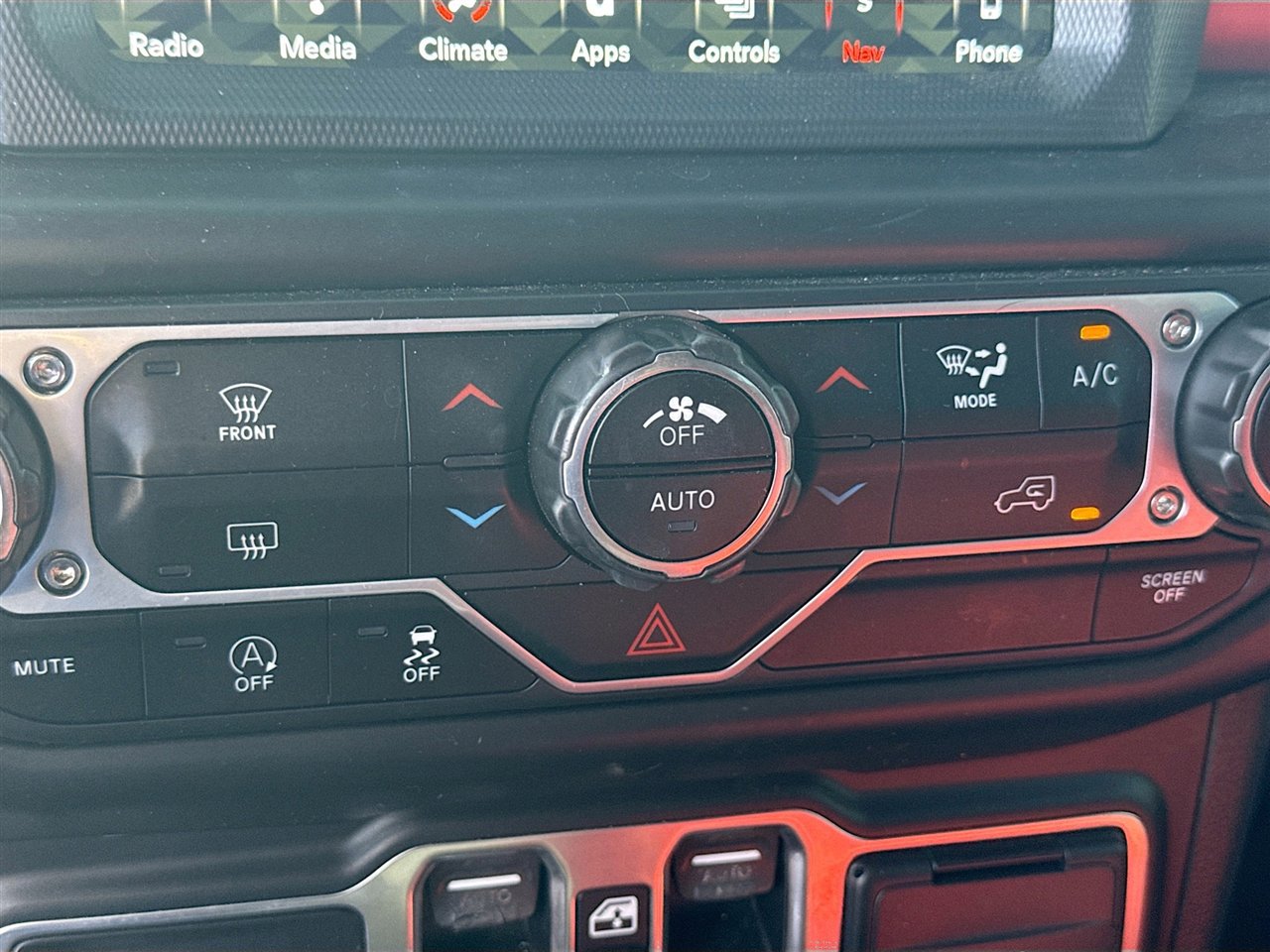 Used 2018 Jeep Wrangler Unlimited Rubicon image 16