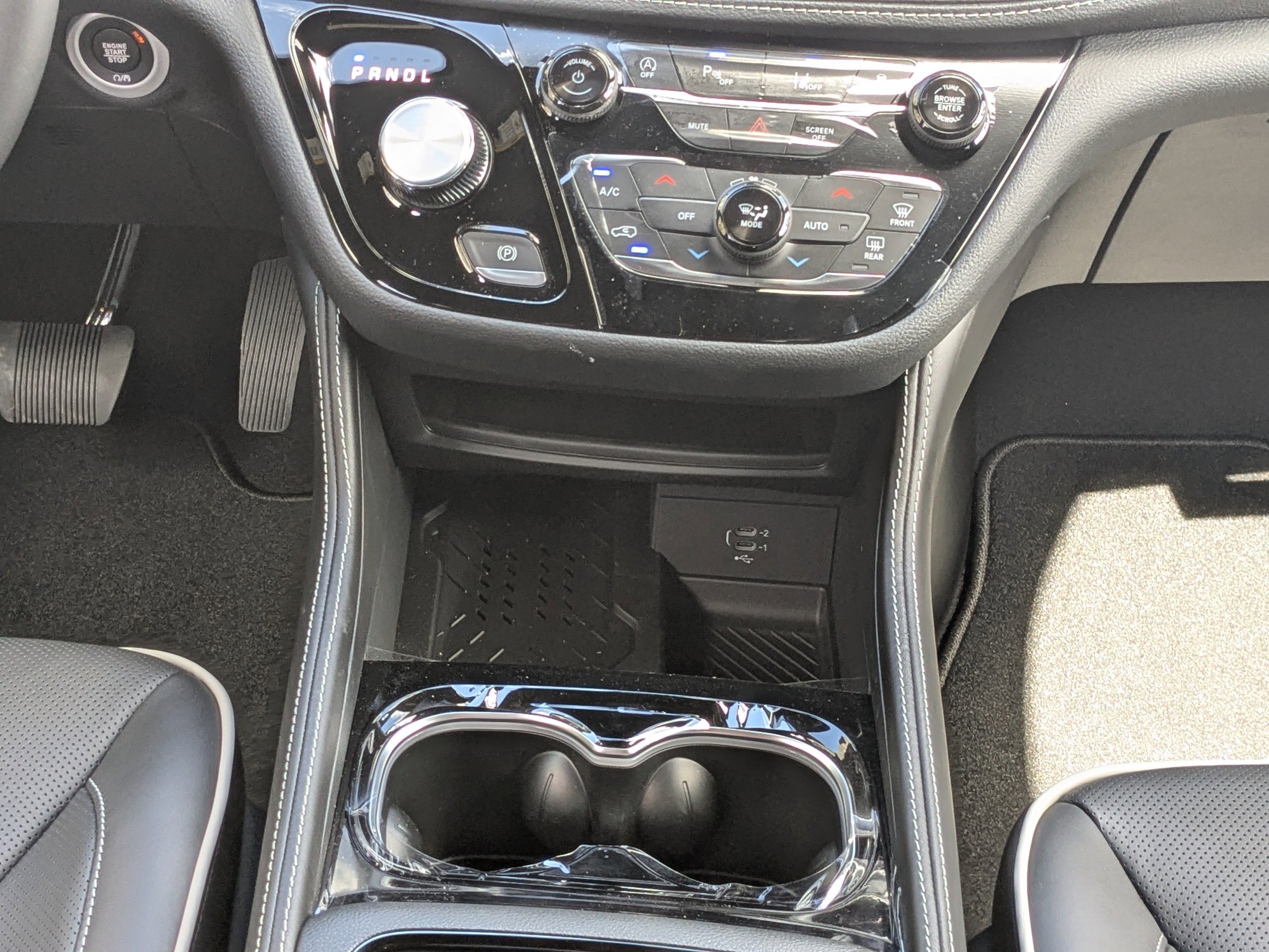 New 2026 Chrysler Pacifica Limited image 18