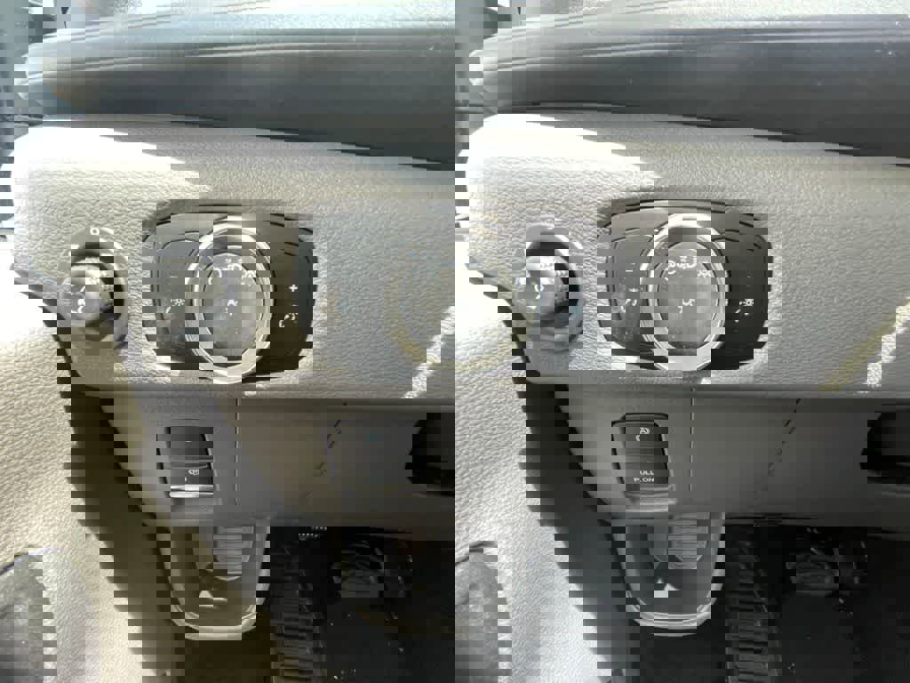 New 2025 Ford Transit 250 148 Medium Roof image 22